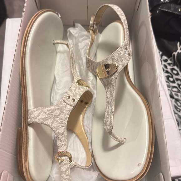 Michael Kors sandals - Picture 3 of 8